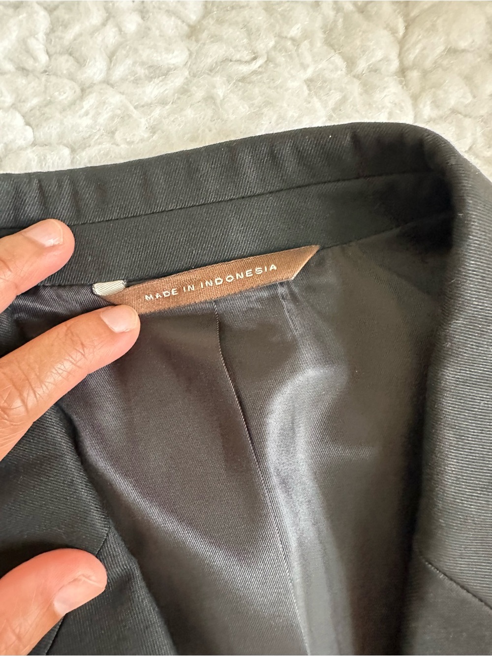Suit - Picture 5 of 9